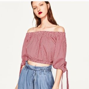 ✨4/$25 Zara Red Gingham crop top size L